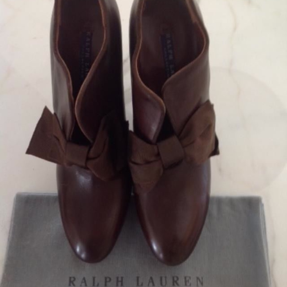 Ralph Lauren Dark Oak Burnished Calf Heels. NEW.